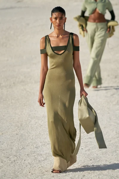 Look 30